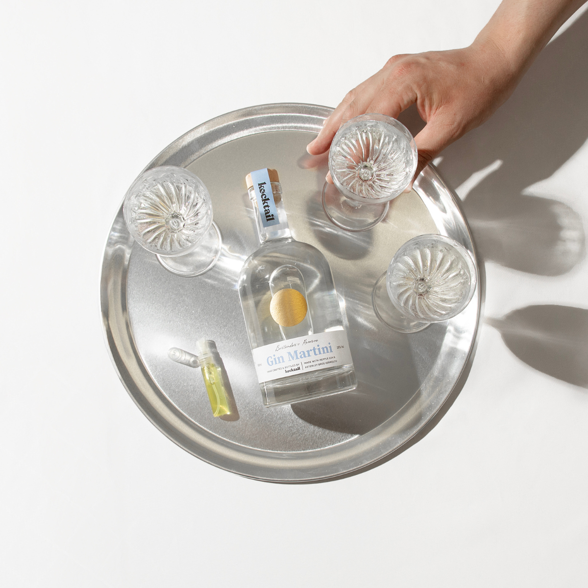 Close-up of a Gin Martini with Amalfi lemon twist – freezer-ready cocktail with citrus garnish